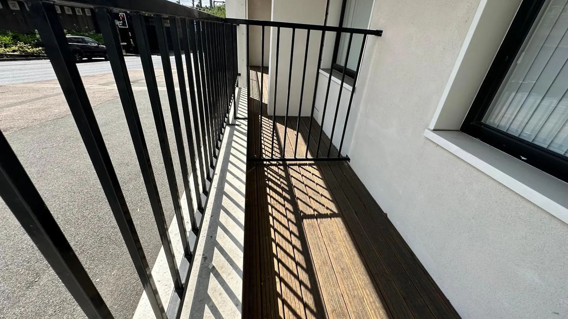 Midland Apartments - Luxury Large Entire Unit Sleeps 4 Luton